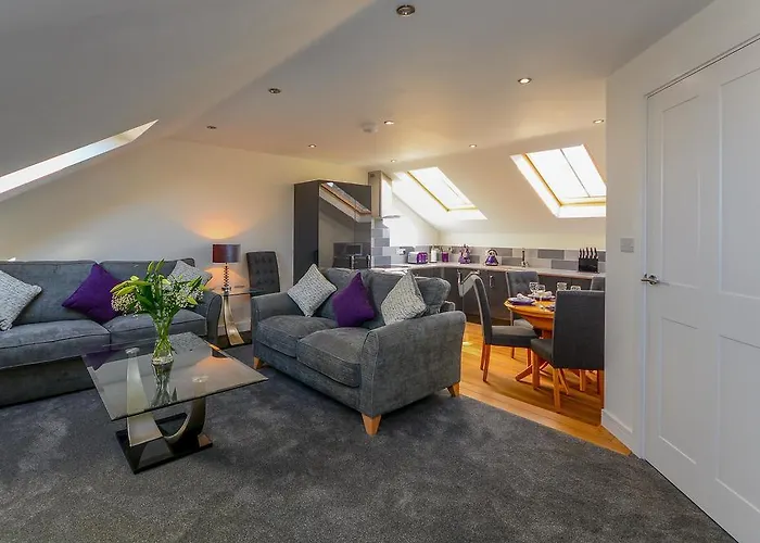 7 Bluebridge Luxury Loft Apartment - With One Free Parking Space